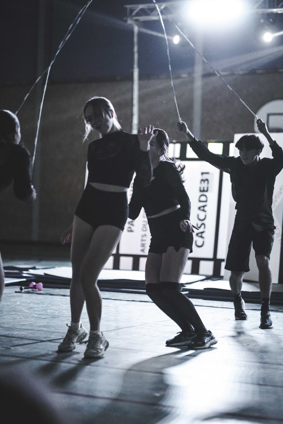 Cascade 31 PARKOUR / FREERUN / CHASETAG / STUNT TRICKING / COMBATS CINÉMA / GYM MARTIALE / TEAM BUILDING / ANIMATIONS / STAGES