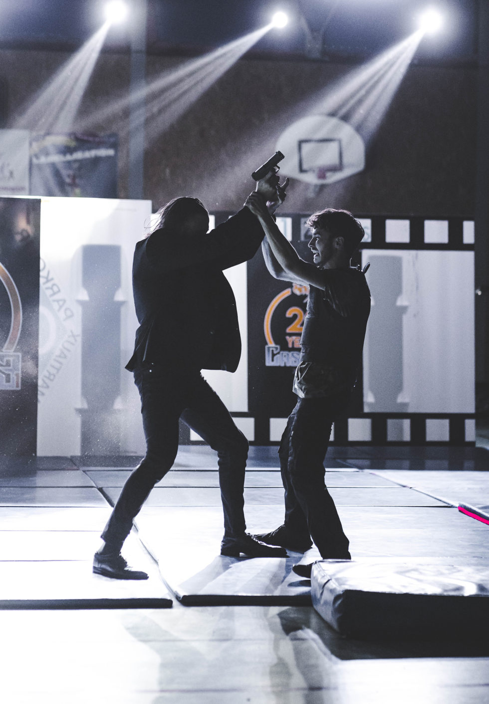 Cascade 31 PARKOUR / FREERUN / CHASETAG / STUNT TRICKING / COMBATS CINÉMA / GYM MARTIALE / TEAM BUILDING / ANIMATIONS / STAGES