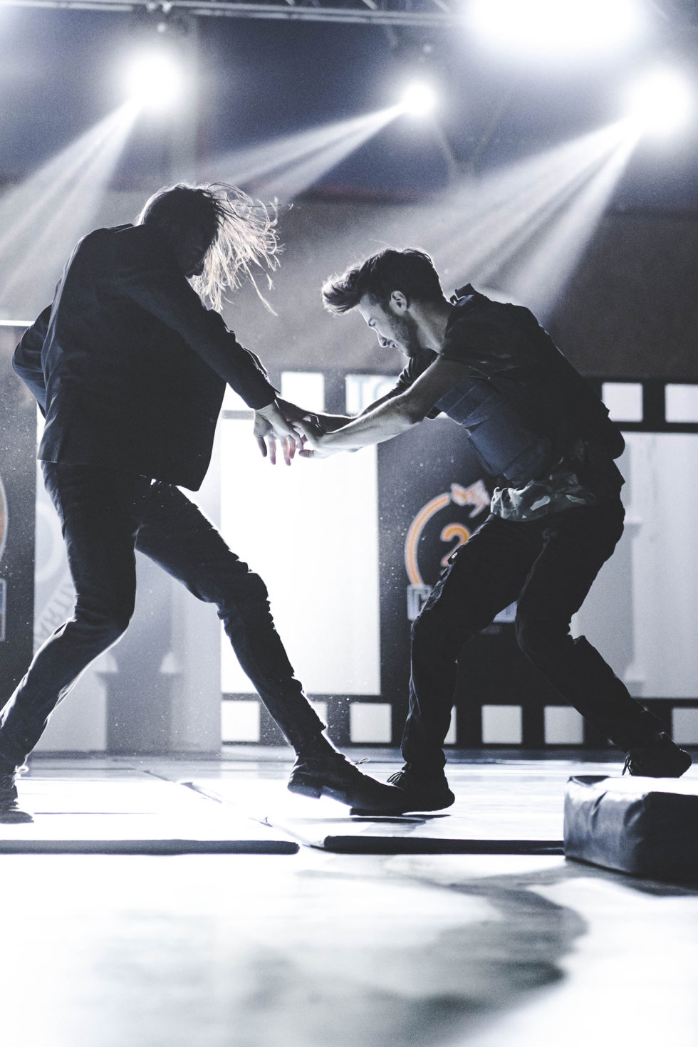 Cascade 31 PARKOUR / FREERUN / CHASETAG / STUNT TRICKING / COMBATS CINÉMA / GYM MARTIALE / TEAM BUILDING / ANIMATIONS / STAGES